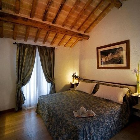 Hotel Il Castello อัสซิซี ภายนอก รูปภาพ