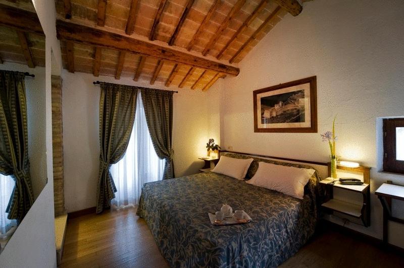 Hotel Il Castello อัสซิซี ภายนอก รูปภาพ