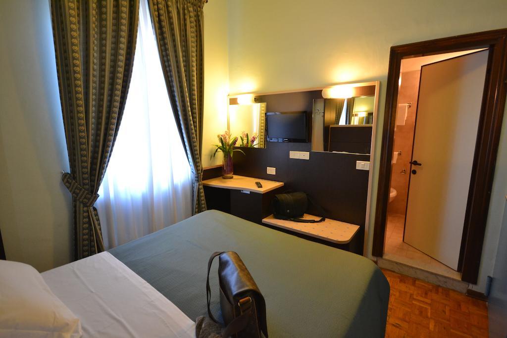 Hotel Il Castello อัสซิซี ภายนอก รูปภาพ